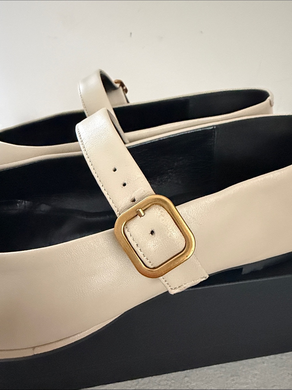 Massimo Dutti Leather Mary Jane flats Ballet Flats with Buckled Strap - Picture 9 of 16